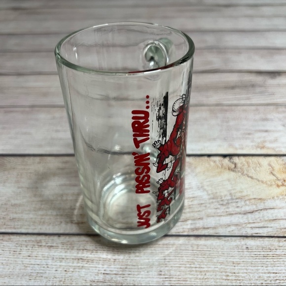Vintage 1975 "Just Passin Thru Keep On Trucking" Beer Mug Glass - Picture 4 of 7